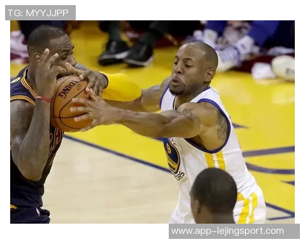 活力四射的迈尔斯布里奇斯半场表现出色贡献12分8板正负值高达9 活力四射的迈尔斯布里奇斯半场表现出色贡献12分8板正负值高达9