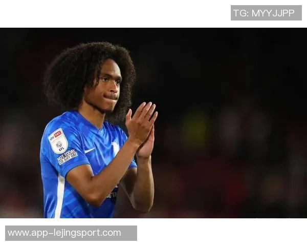 25岁华裔球员陈达毅庆祝库拉索晋级世界杯选择的重要性引发热议 25岁华裔球员陈达毅庆祝库拉索晋级世界杯选择的重要性引发热议