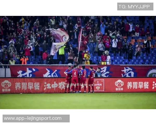 博安禁区手球送点洛里38岁高龄神勇扑救抱住点球