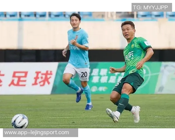 池忠国荣膺国安出战200场纪念李明亲自颁发特别球衣致敬球员贡献 池忠国荣膺国安出战200场纪念李明亲自颁发特别球衣致敬球员贡献