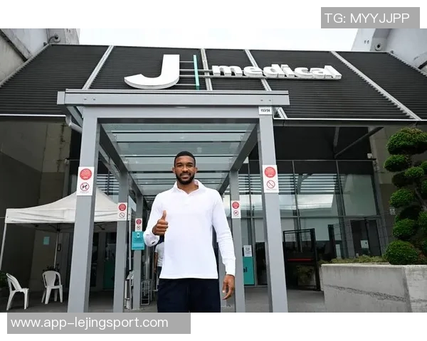 布雷默缺阵六周尤文防线危机加剧四后卫阵型或成最佳选择