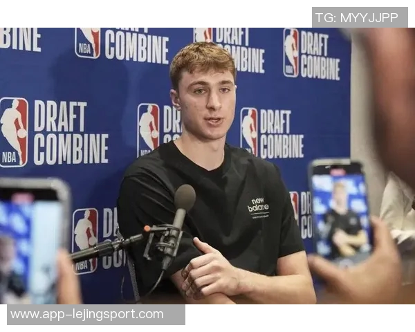 克莱期待弗拉格身体状态出色对比赛产生积极影响