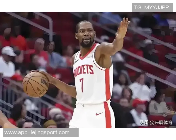 杜兰特半场表现惨淡仅得3分失误频频状态堪忧