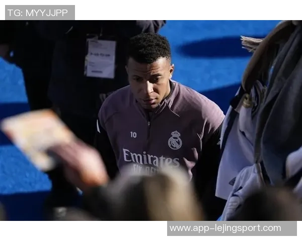 姆巴佩缺席法国训练两天今日将决定能否出战比赛