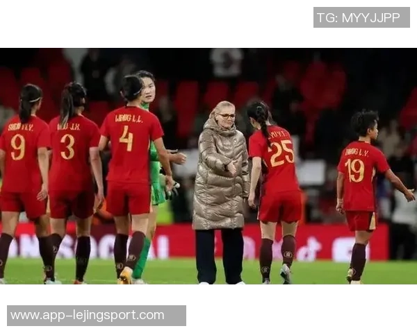 VAR判罚引发争议李梦雯手球送点球中国女足半场惨遭0-5落后