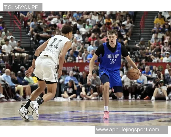 克莱首次替补迎战独行侠拉塞尔首发弗拉格重回三号位调整阵容