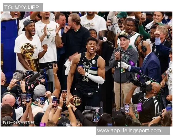 波蒂斯赛前祝贺字母哥第十次入选全明星字母哥携家人共庆这一荣耀时刻 波蒂斯赛前祝贺字母哥第十次入选全明星字母哥携家人共庆这一荣耀时刻